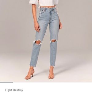 Abercrombie High Rise Mom Jean- size 25